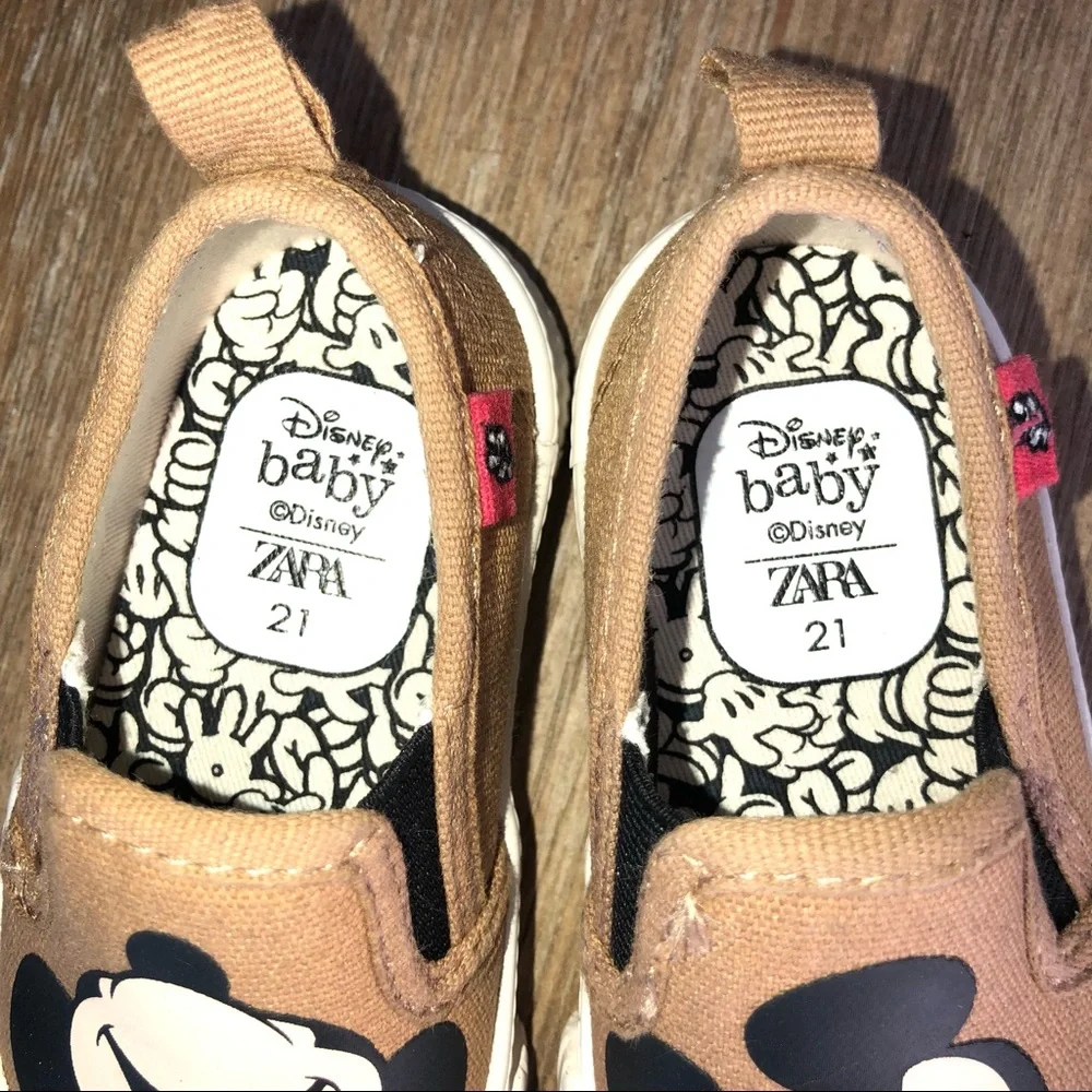 Disney zara baby shoes Mickey Mouse slip on canvas baby size 21 5.5 toddler cute